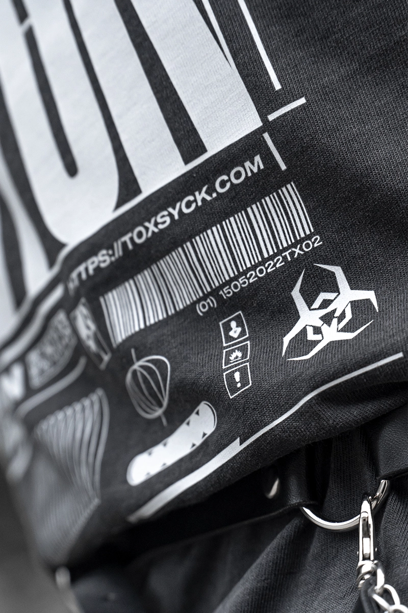 TX02-Tshirt-man-toxsyck-detailshot-2
