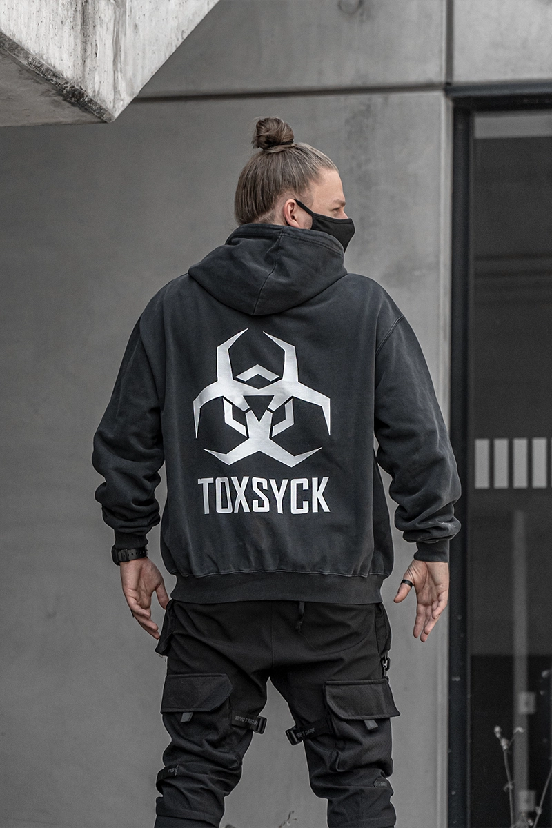TX02-hoodie-backview-total-men